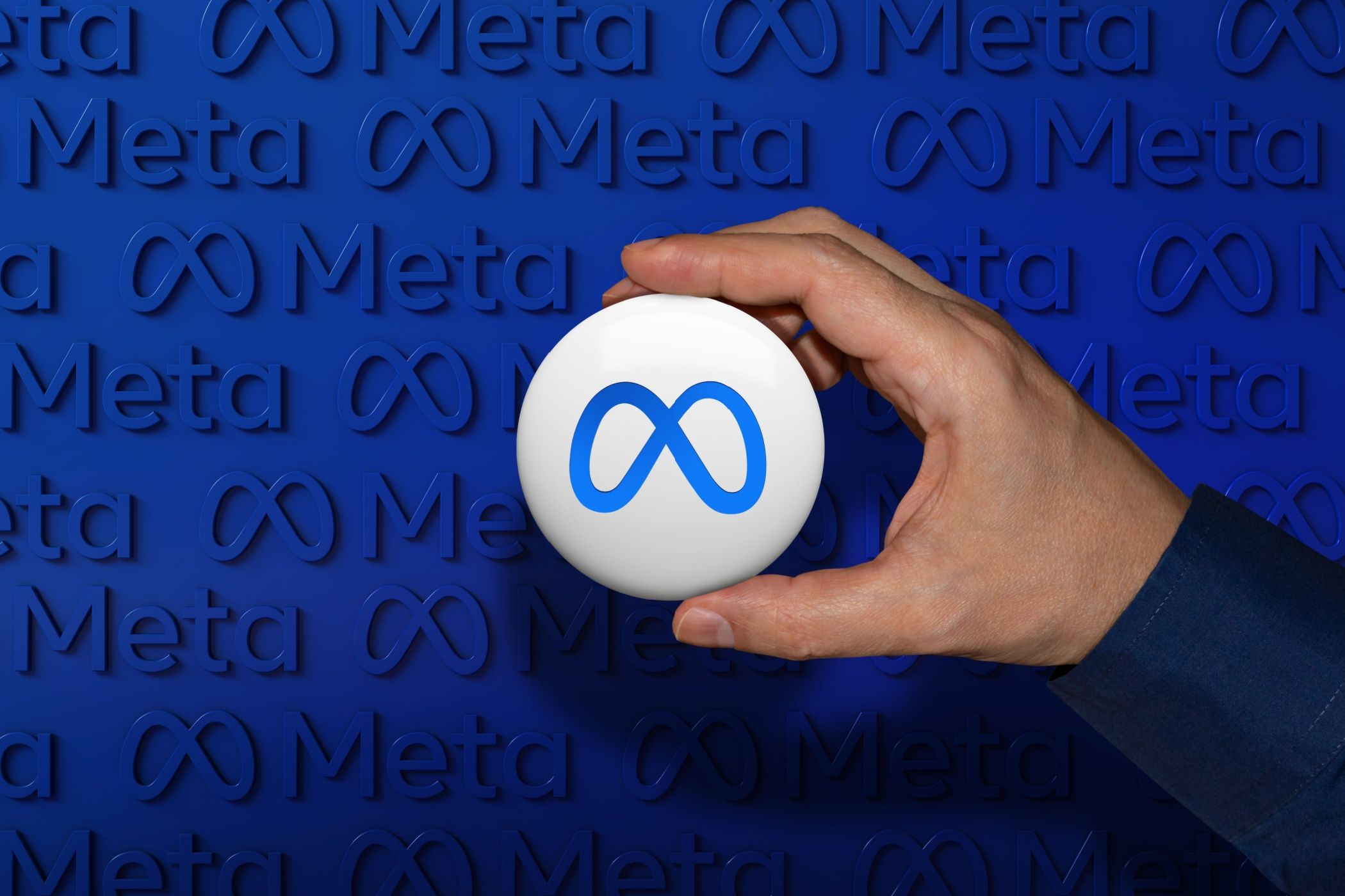 Meta Logo on Button With Background